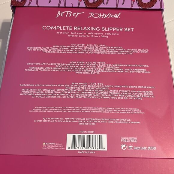 BetseyJohnson set: foot lotion, foot scrub, body butter and comfy slippers - Picture 5 of 8